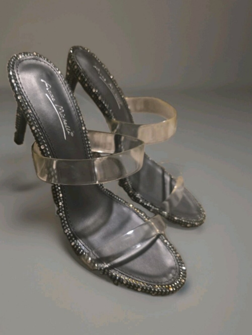 Adorable NWOT Anne Michelle Clear Double  Strap Jeweled Sandals Sz 8.